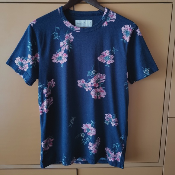Abercrombie & Fitch Other - Abercrombie & Fitch Crew Neck Floral Print Tee (M)